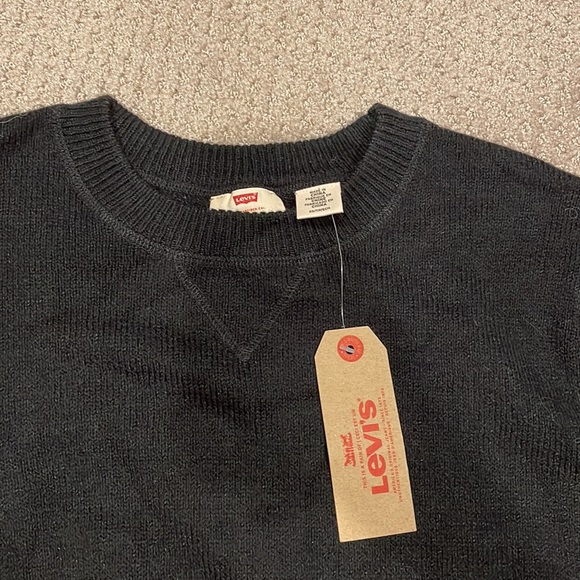 Levis Sweater - Picture 2 of 3